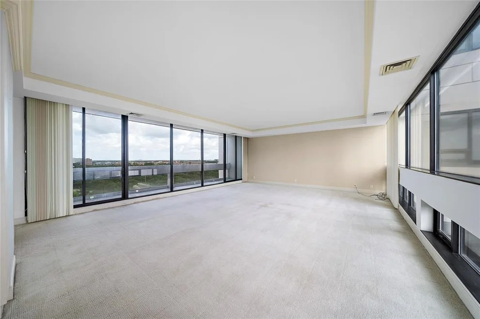 Unit for sale at 1111 Hermann Drive, Houston, TX 77004
