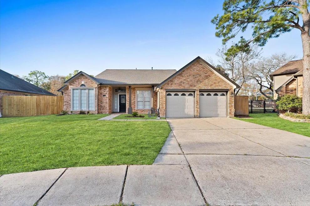 Unit for sale at 14911 Radstock Drive, Houston, TX 77062