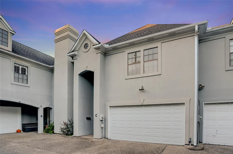 Unit for sale at 2004 Nantucket Drive, Houston, TX 77057