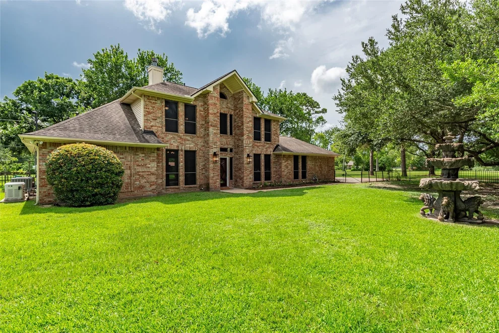 Unit for sale at 2023 Leisure Lane, League City, TX 77573
