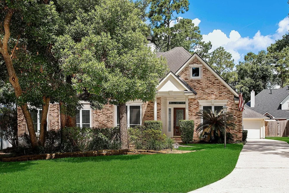 Unit for sale at 26 Gate Hill Drive, The Woodlands, TX 77381