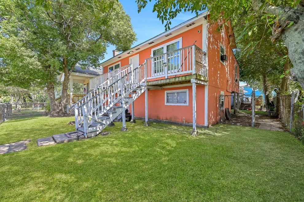 Unit for sale at 4323 Avenue R 1/2, Galveston, TX 77550