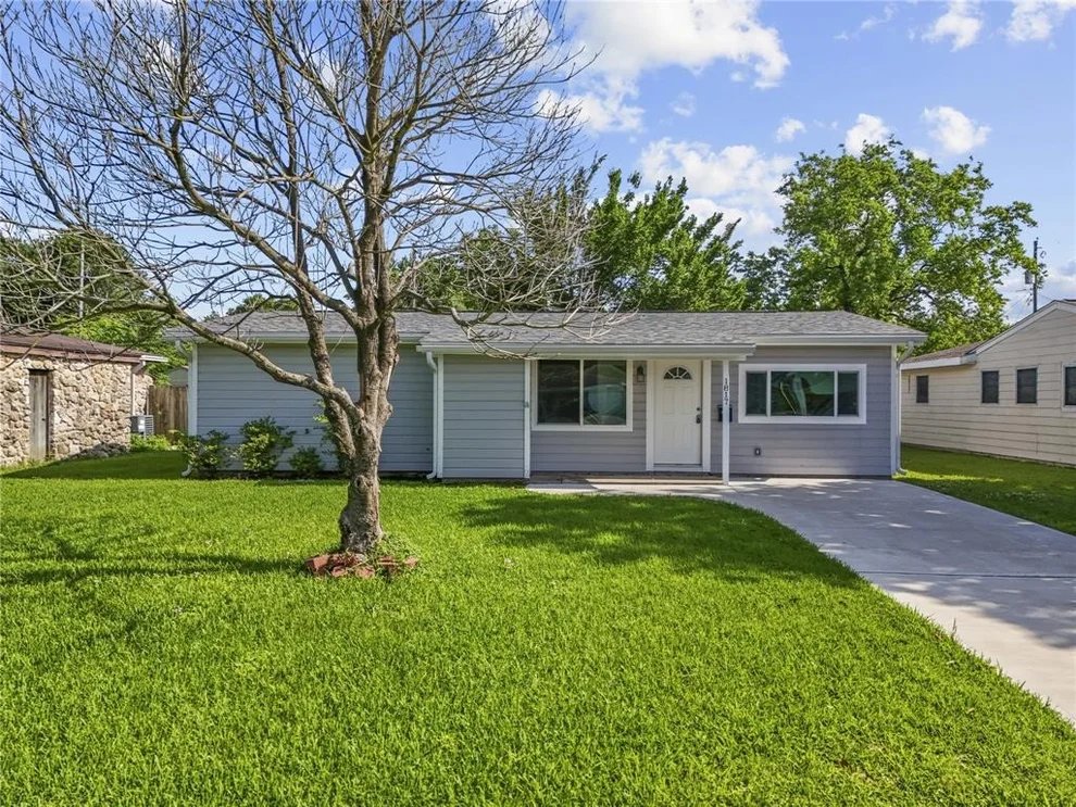 Unit for sale at 1817 3rd Avenue N, Texas City, TX 77590
