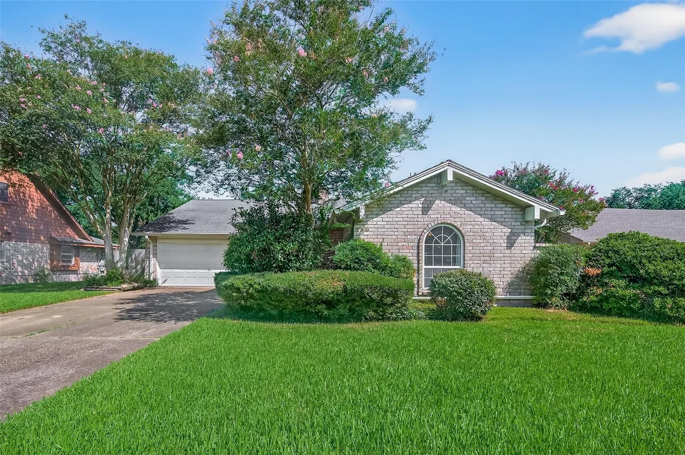Unit for sale at 16106 Acapulco Drive, Jersey Village, TX 77040