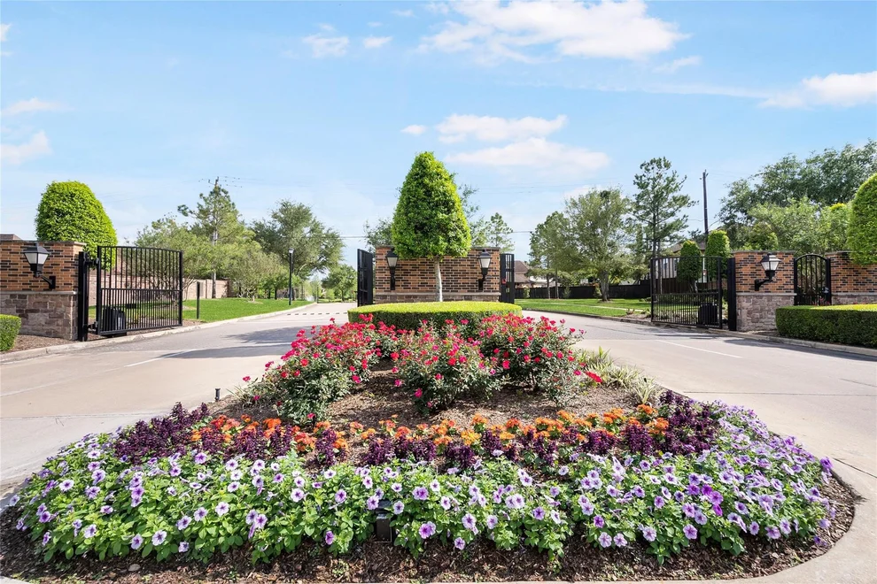 Unit for sale at 1247 Glenwood Canyon, Houston, TX 77077