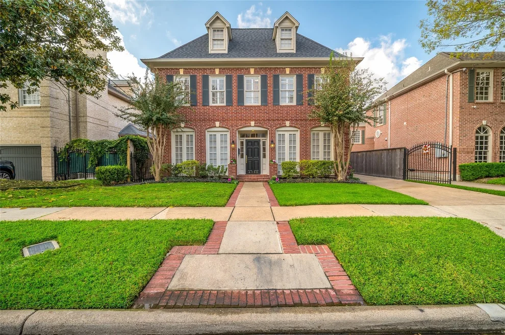 Unit for sale at 6130 Annapolis Street, West University Place, TX 77005
