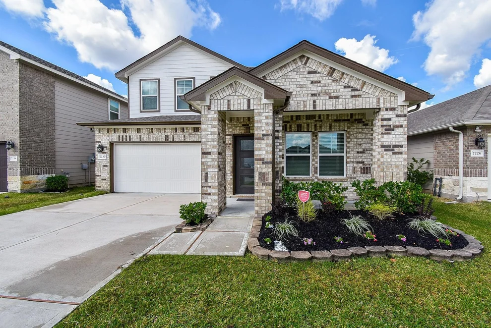 Unit for sale at 7230 Toluca Drive, Rosharon, TX 77583