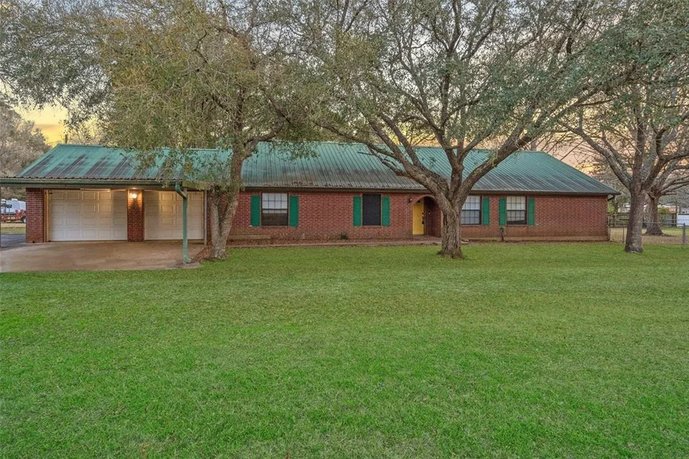Unit for sale at 302 Garden City Road, Livingston, TX 77351