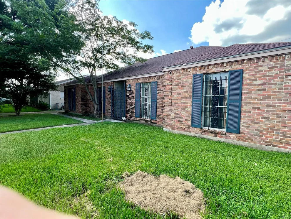 Unit for sale at 2207 Droxford Drive, Houston, TX 77008