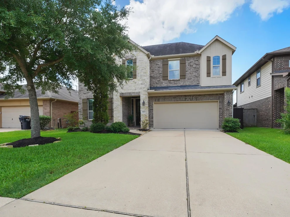 Unit for sale at 27603 Huggins Crest Court, Fulshear, TX 77441