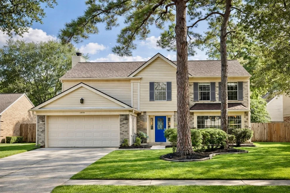 Unit for sale at 15918 Pinyon Creek Drive, Houston, TX 77095