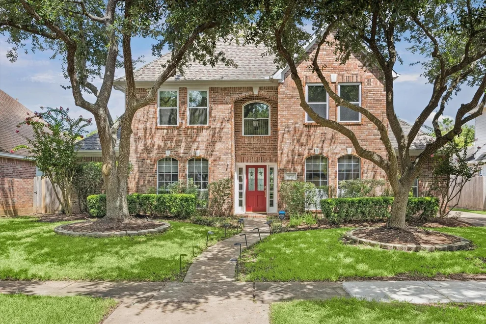 Unit for sale at 6011 Parkwood Place, Sugar Land, TX 77479
