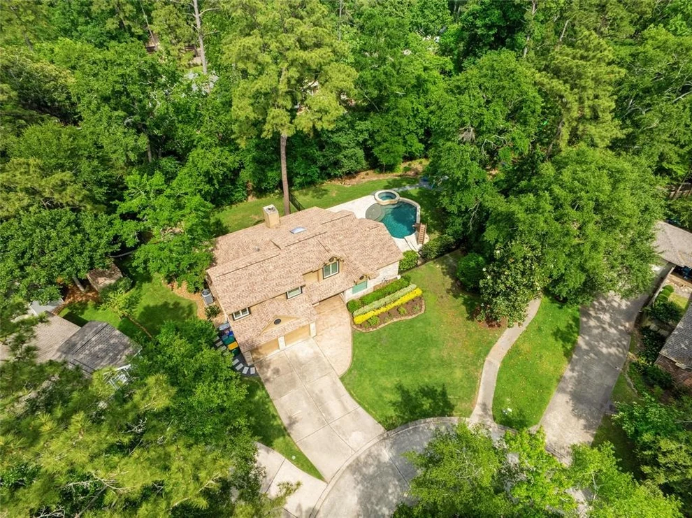 Unit for sale at 42 Thundercove Place, The Woodlands, TX 77381