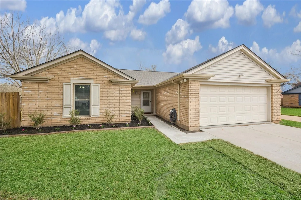 Unit for sale at 3127 E Heatherock Circle, Sugar Land, TX 77479