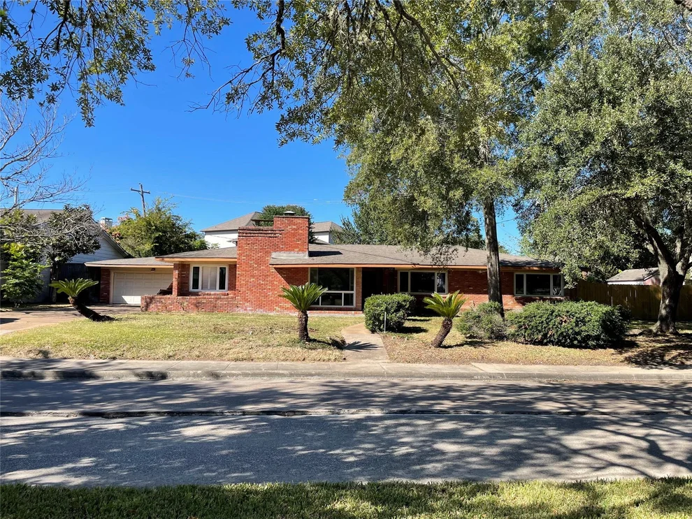 Unit for sale at 3510 N Braeswood Boulevard, Houston, TX 77025