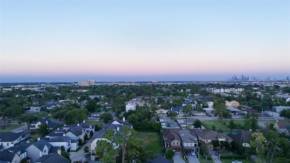 Unit for sale at 1520 Whispering Pines Dr, Houston, TX 77055