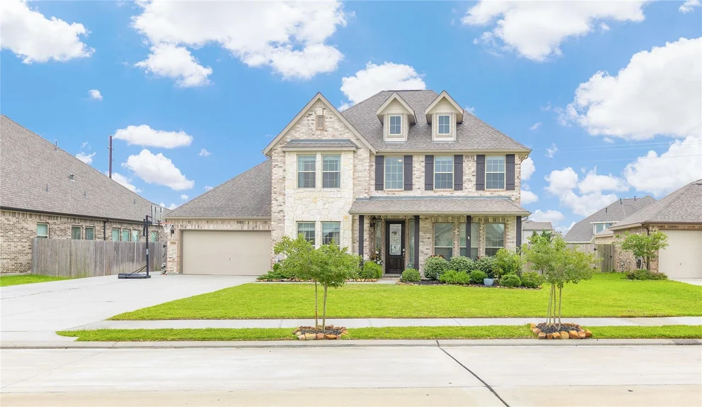 Unit for sale at 14926 Lake Shore Avenue, Mont Belvieu, TX 77523