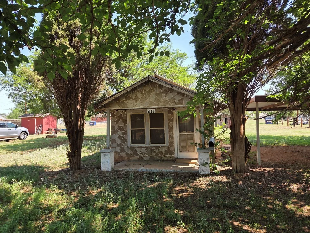 Unit for sale at 611 W Harris Street, Spur, TX 79370