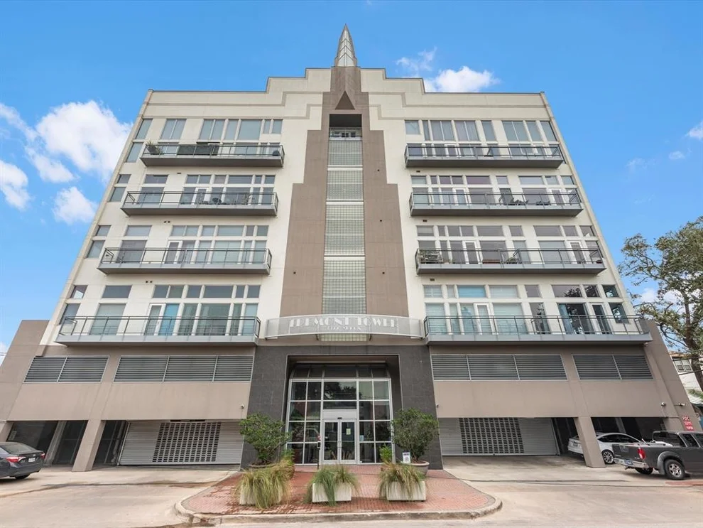 Unit for sale at 3311 Yupon Street, Houston, TX 77006
