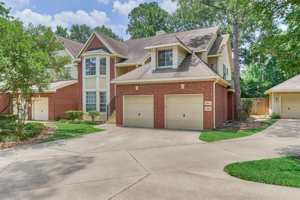 Unit for sale at 94 S Magnolia Pond Place, The Woodlands, TX 77381