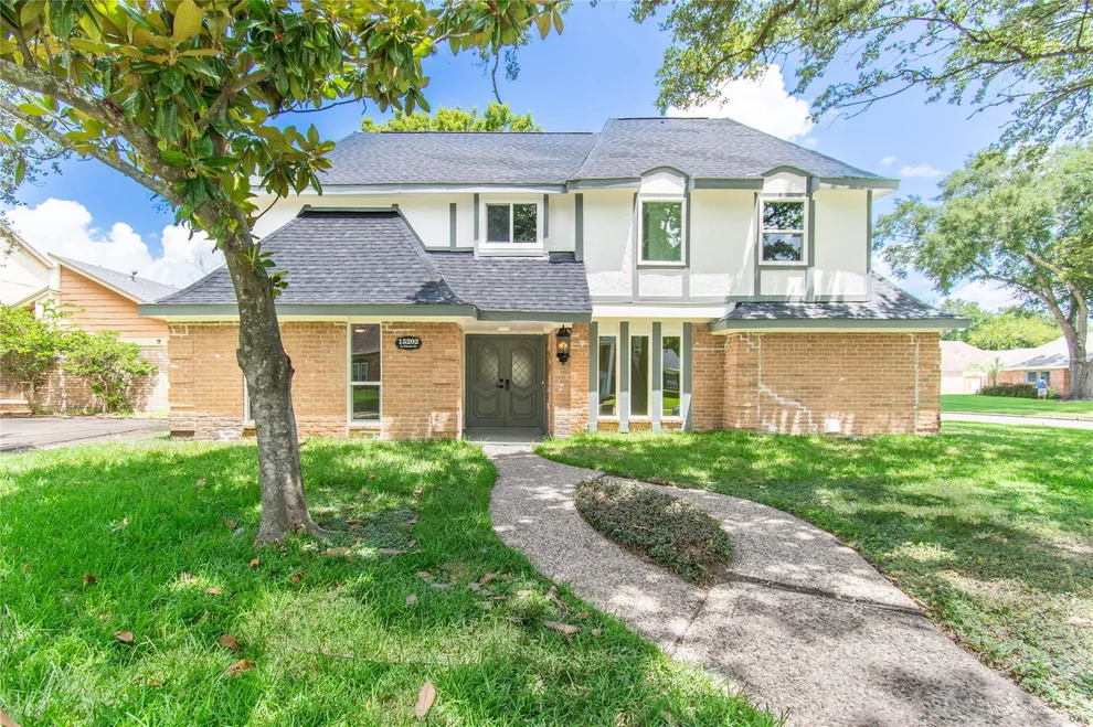 Unit for sale at 15202 La Paloma Drive, Houston, TX 77083