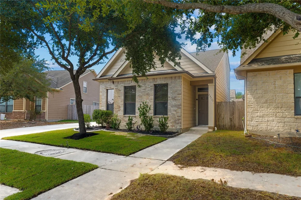 Unit for sale at 29711 Meridian Hill Drive, Spring, TX 77386