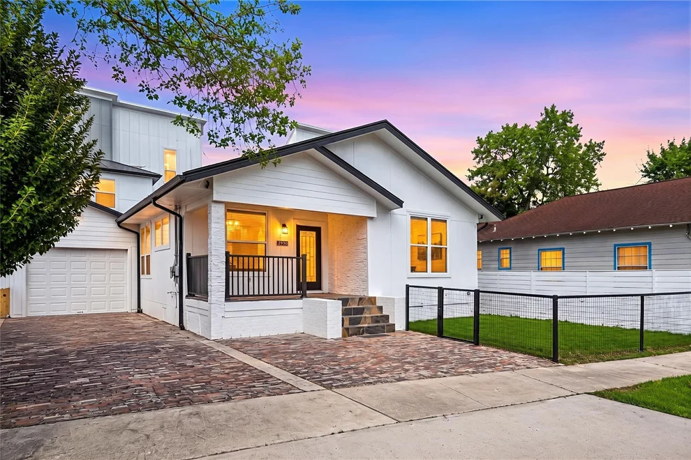 Unit for sale at 110 Kendall Street, Houston, TX 77003