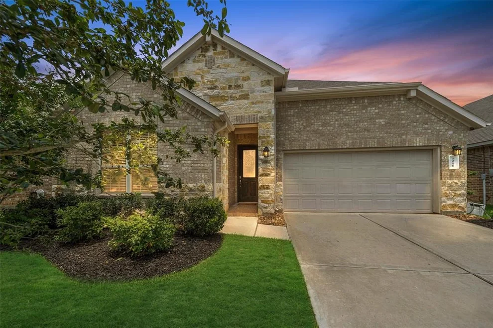 Unit for sale at 1216 Sandstone Hills Drive, Montgomery, TX 77316