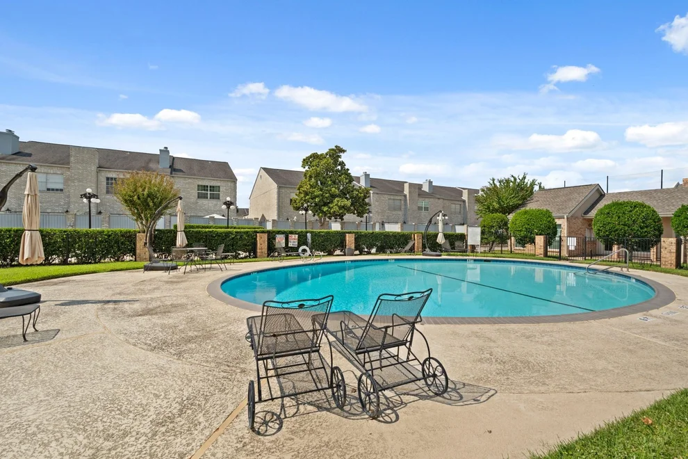 Unit for sale at 600 Wilcrest Drive, Houston, TX 77042