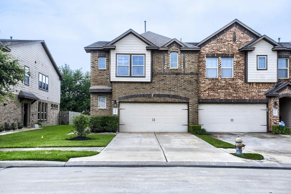 Unit for sale at 3310 Rainflower Springs Lane, Rosenberg, TX 77471