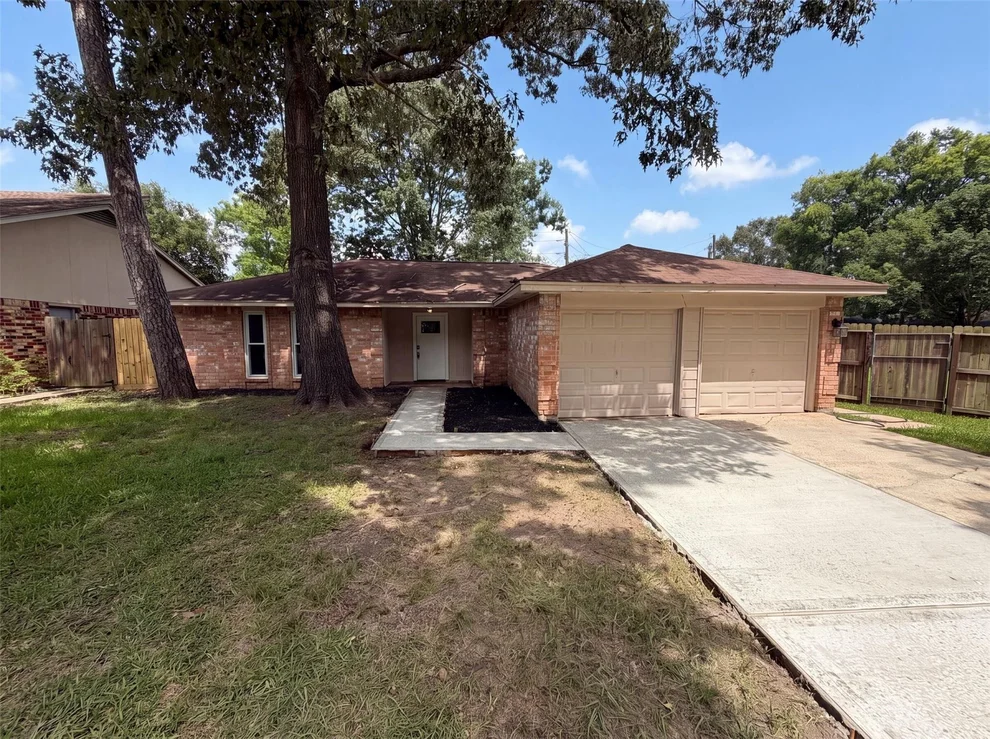 Unit for sale at 17110 Golf Club Drive, Crosby, TX 77532