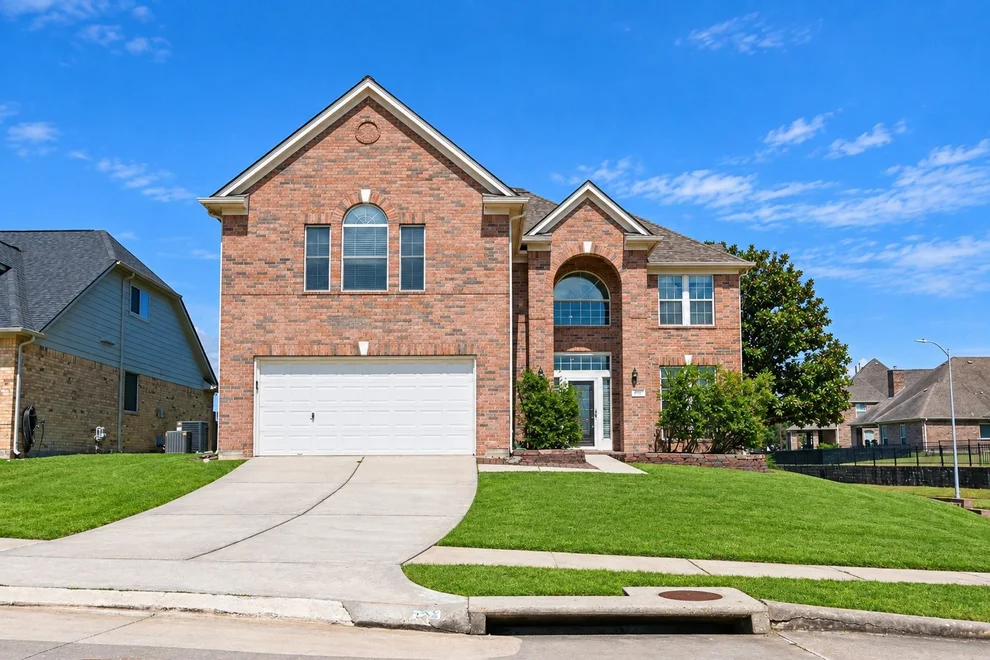 Unit for sale at 122 Marina Oaks Drive, Kemah, TX 77565
