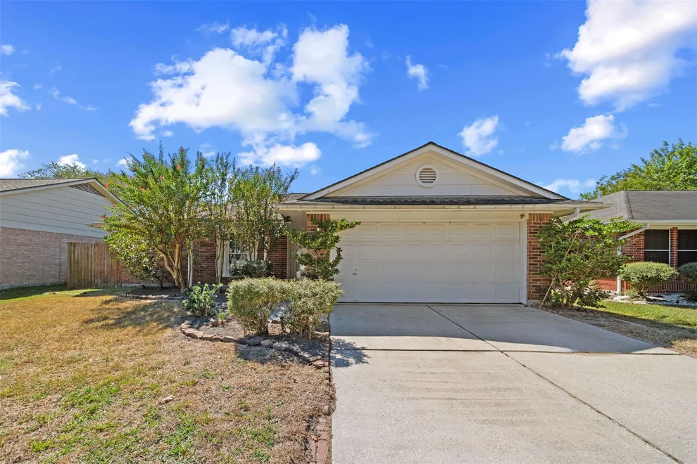 Unit for sale at 2302 Old Oak Lane, Kingwood, TX 77339
