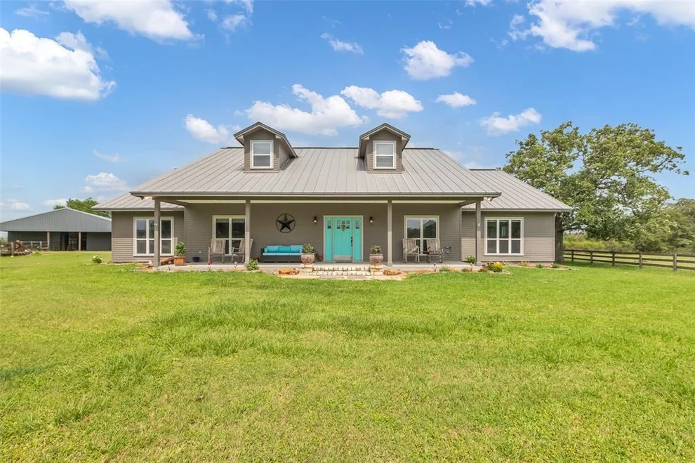 Unit for sale at 3738 E Parker Road, Muldoon, TX 78949