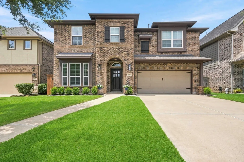 Unit for sale at 2715 Parker Oak Pass, Missouri City, TX 77459