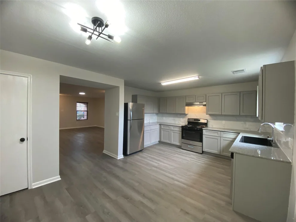 Unit for sale at 8503 Ashford Green Lane, Houston, TX 77072