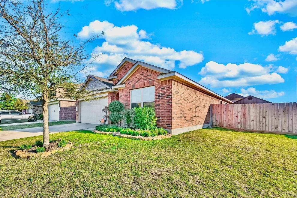 Unit for sale at 15402 Cielo Azul Lane, Channelview, TX 77530