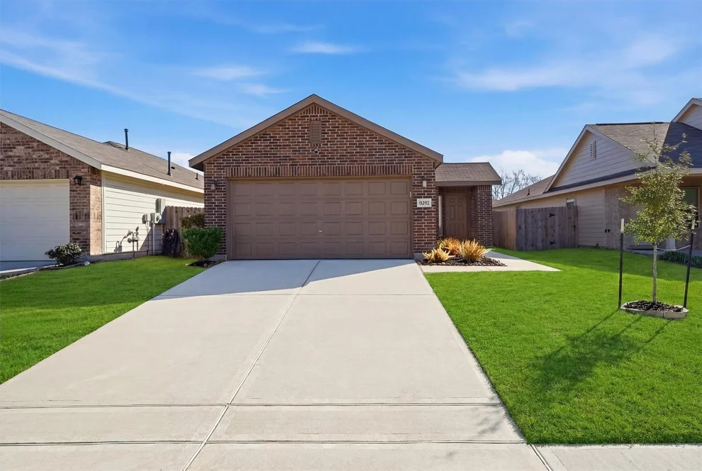Unit for sale at 18655 Rosehill Prairie Drive, New Caney, TX 77357