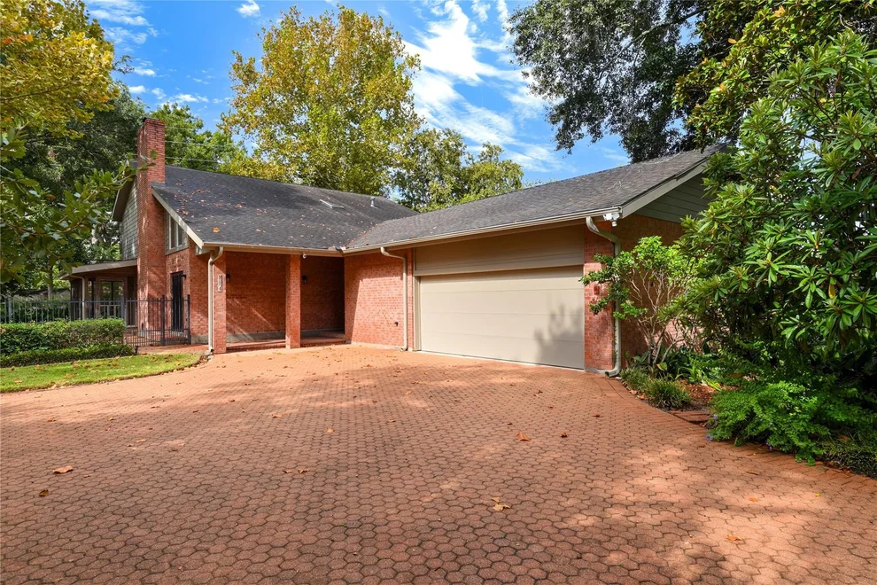 Unit for sale at 904 Winston Drive, Richmond, TX 77469
