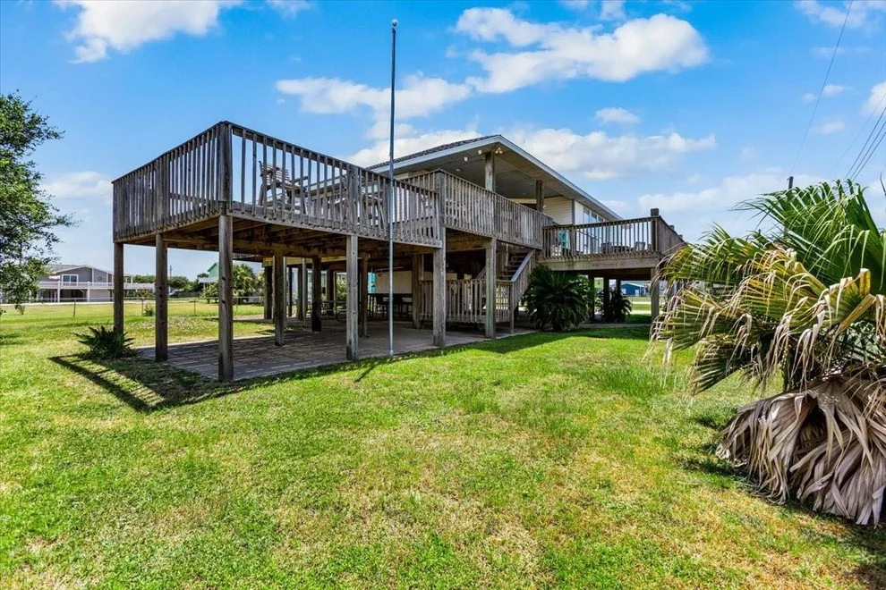 Unit for sale at 970 Gulfview Drive, Crystal Beach, TX 77650