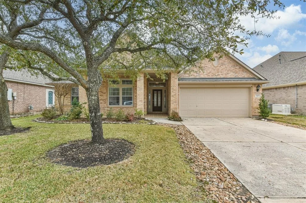 Unit for sale at 241 Kettering Lane, League City, TX 77573