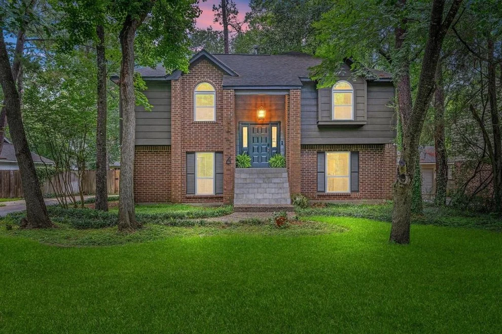 Unit for sale at 6 Sylvan Forest Drive, The Woodlands, TX 77381