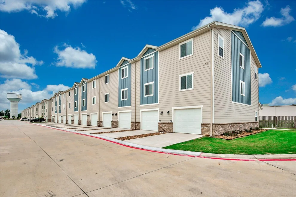 Unit for sale at 21155 Gosling Road, Spring, TX 77388