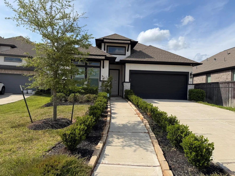 Unit for sale at 8711 Fox Trail Drive, Missouri City, TX 77459