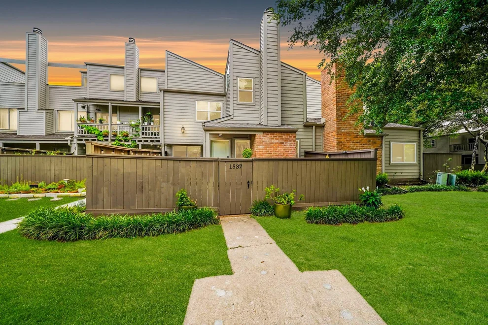 Unit for sale at 1537 Prairie Grove Drive, Houston, TX 77077