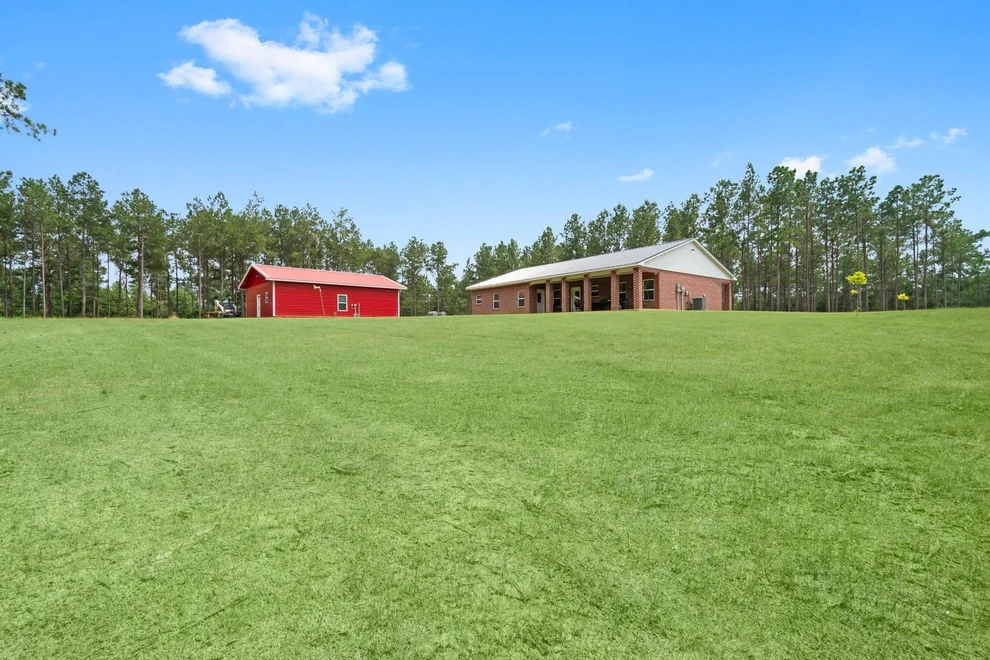 Unit for sale at 2145 Fm 946 S, Oakhurst, TX 77359