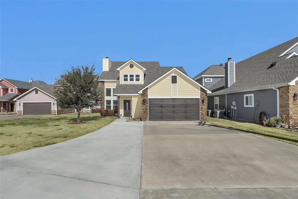 Unit for sale at 300 Weavers Cove, Livingston, TX 77351