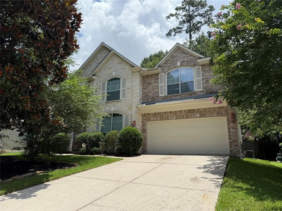 Unit for sale at 7 Cairn Oaks Place, The Woodlands, TX 77381