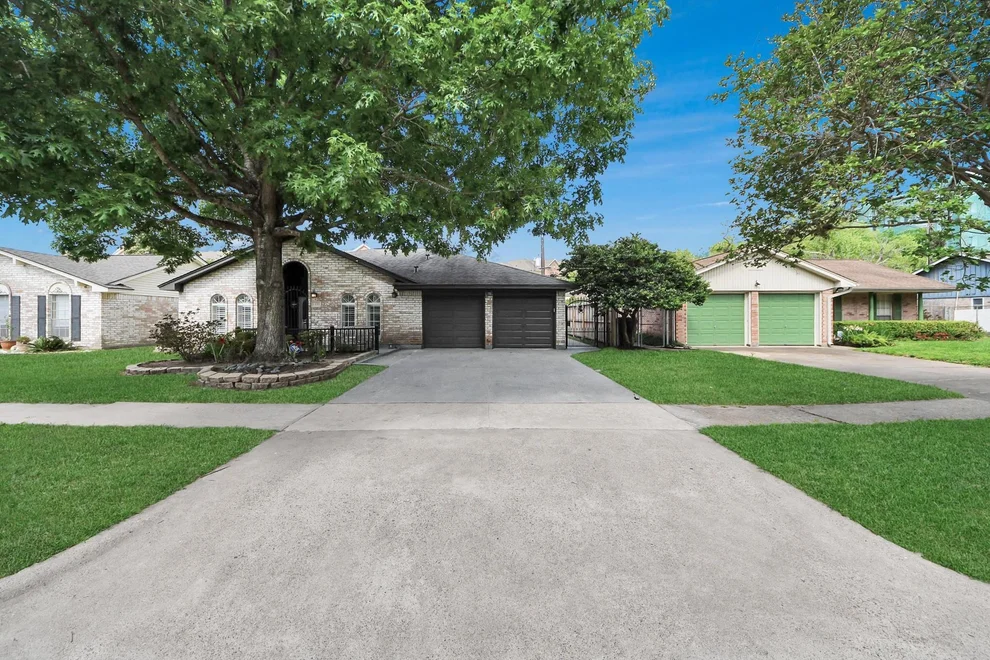 Unit for sale at 4611 Northrup Drive, Houston, TX 77092