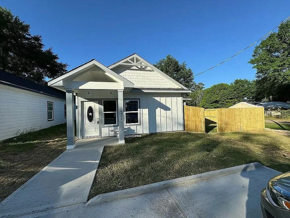 Unit for sale at 16713 E Forrestal, Montgomery, TX 77316